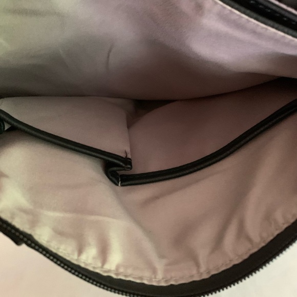 Black leather like crossbody purse - Picture 8 of 8